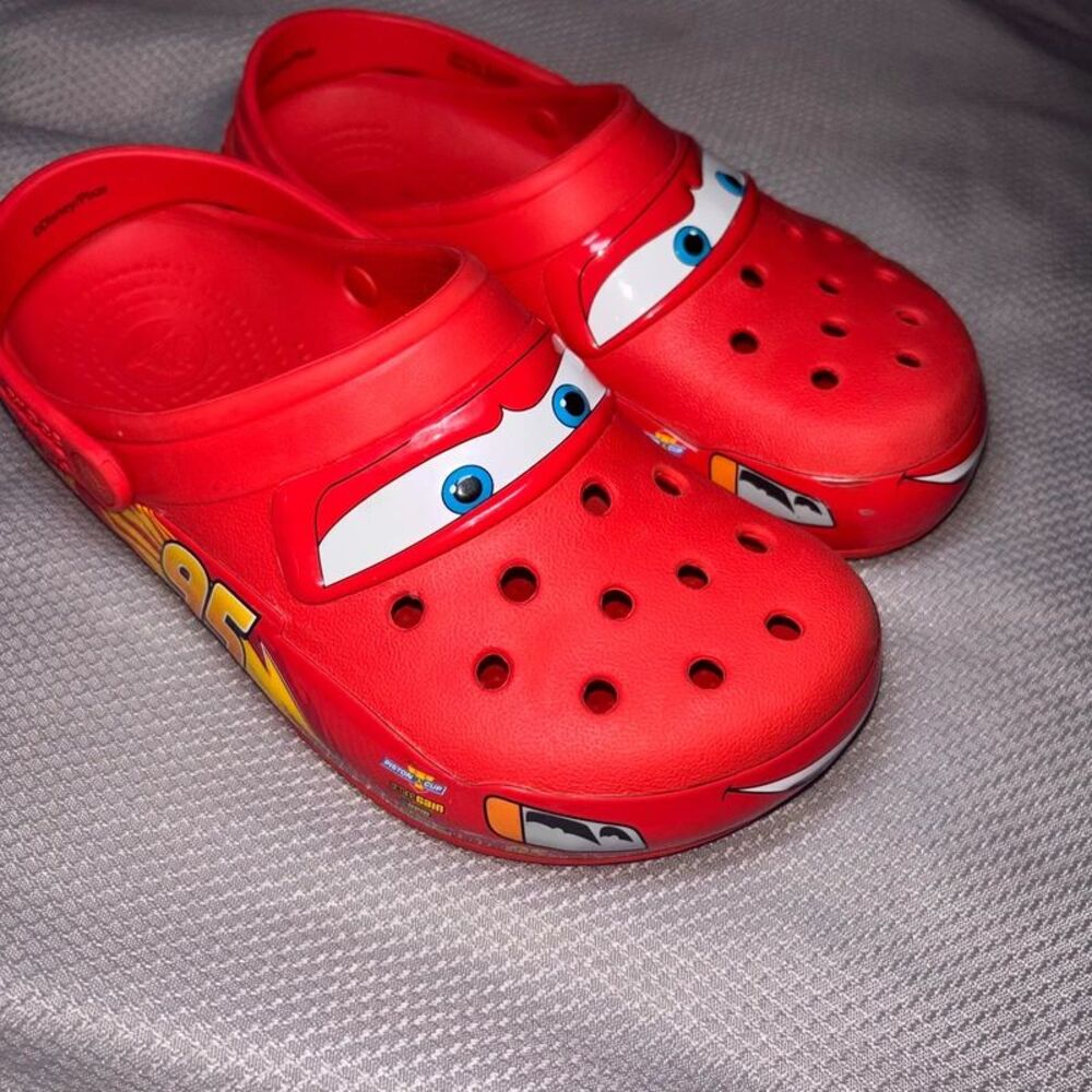 Pixar Cars Lightning McQueen Crocs Classic Clogs light up slip on shoe boys 5